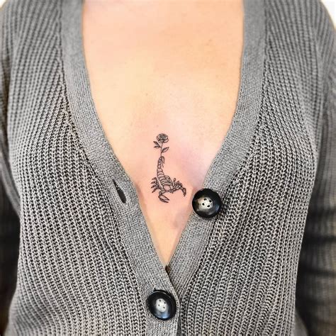 tattoo between boobs|Sternum Tattoo Ideas That Will Make You Want A Tattoo。